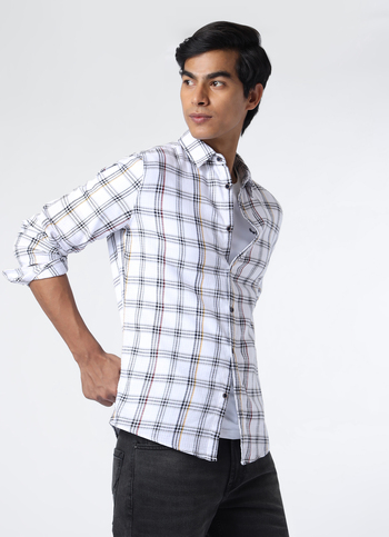 Men White Regular Fit Checked Casual Shirt