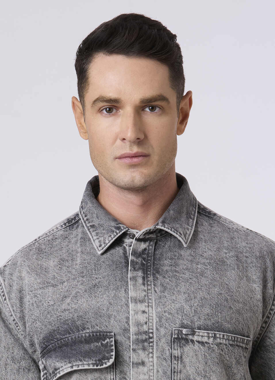 Men Grey Oversized Utility Pockets Denim Shirt, , large image number 4