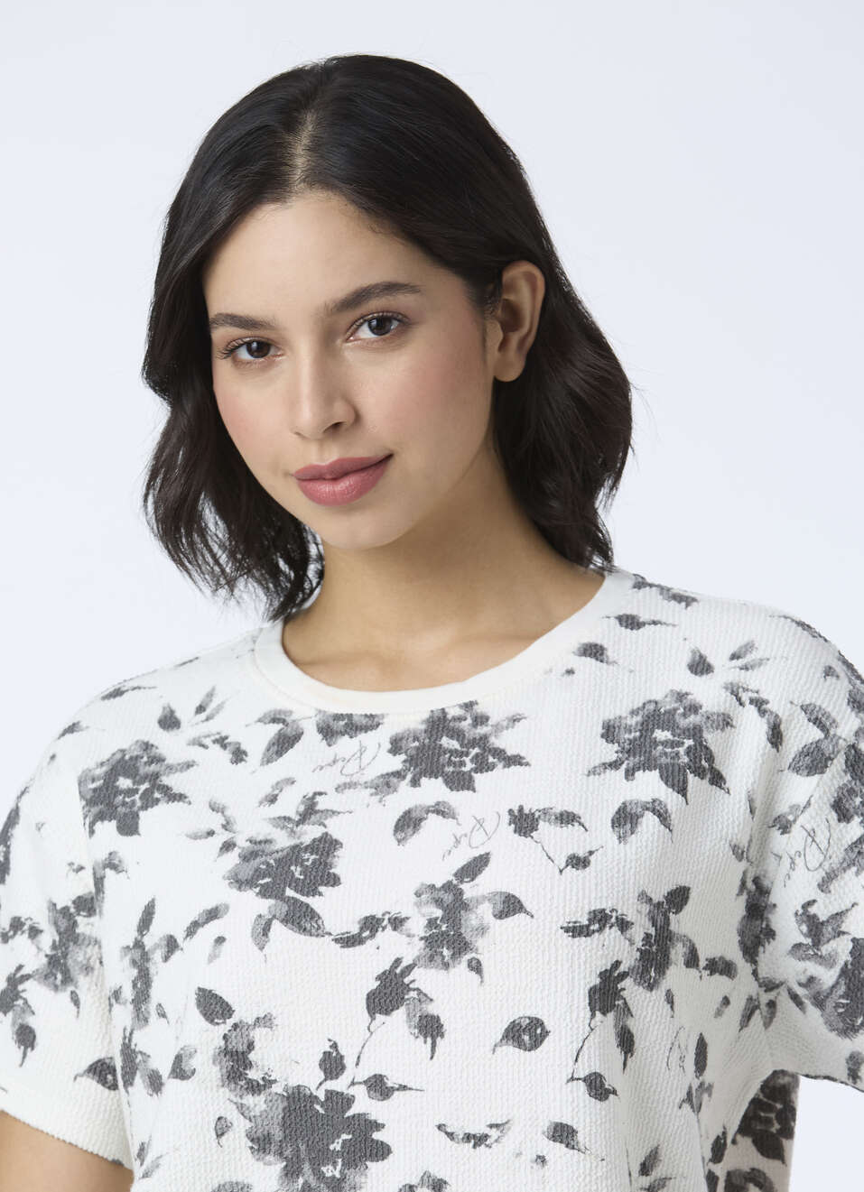 Women White Textured Floral Print T-shirt, , large image number 4