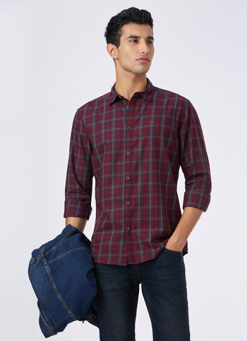 Men Wine Purple Check Full Sleeve Shirt