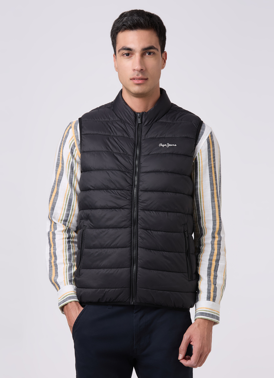 Men Black Sleeveless Quilted Gilet, , large image number 1