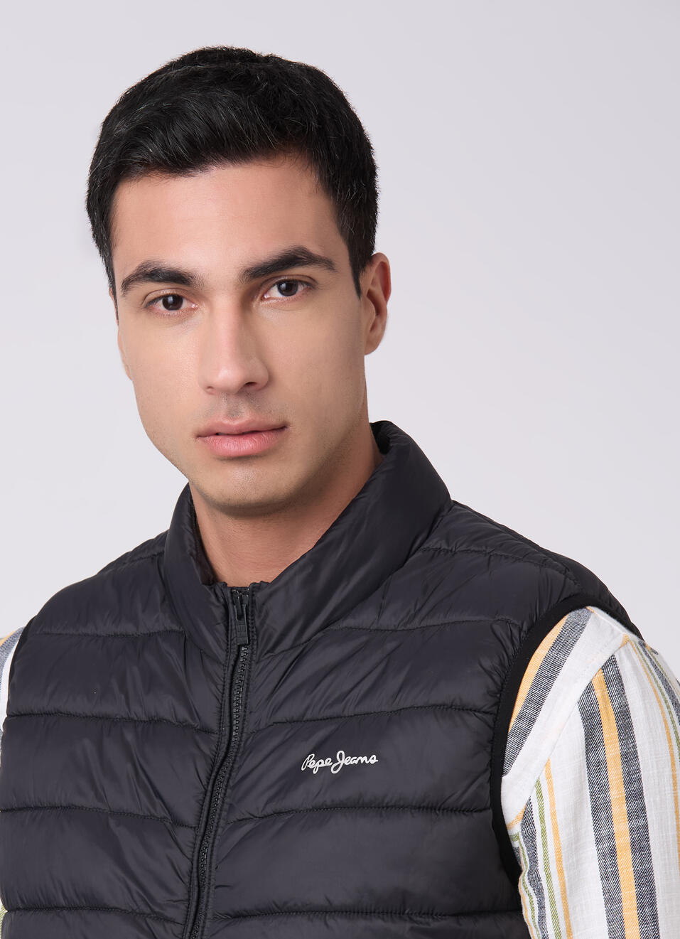 Men Black Sleeveless Quilted Gilet, , large image number 4