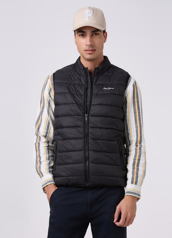 Men Black Sleeveless Quilted Gilet