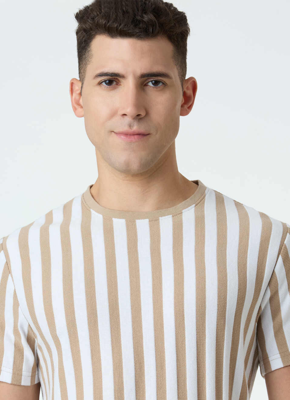 Men Beige & White Vertical Stripe T-shirt, , large image number 4