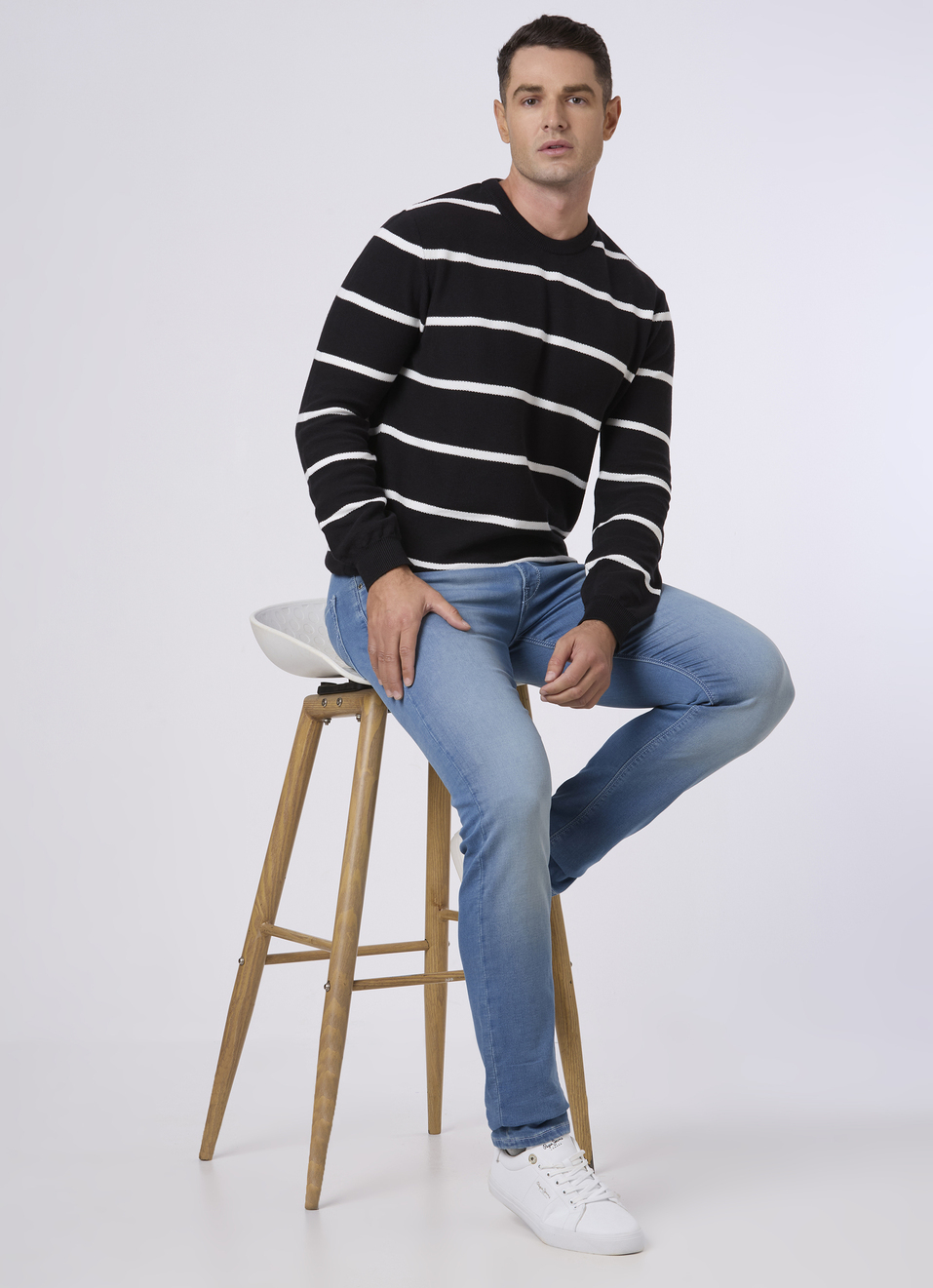 Men Black Horizontal Stripe Flat Knit, , large image number 5