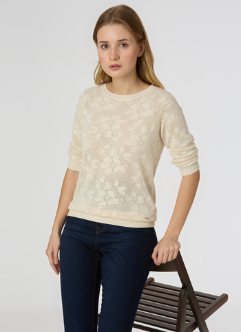 Women Ecru Jacquard Textured With 3/4 Sleeve Flat Knit