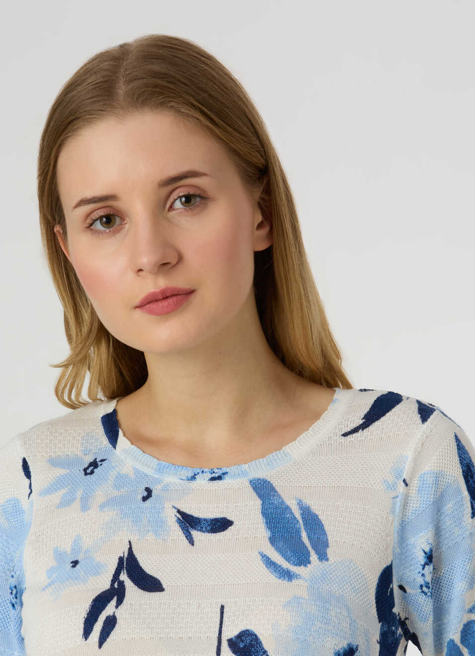 Women Blue Floral Print Short Sleeve Flat Knit Top, , large image number 4