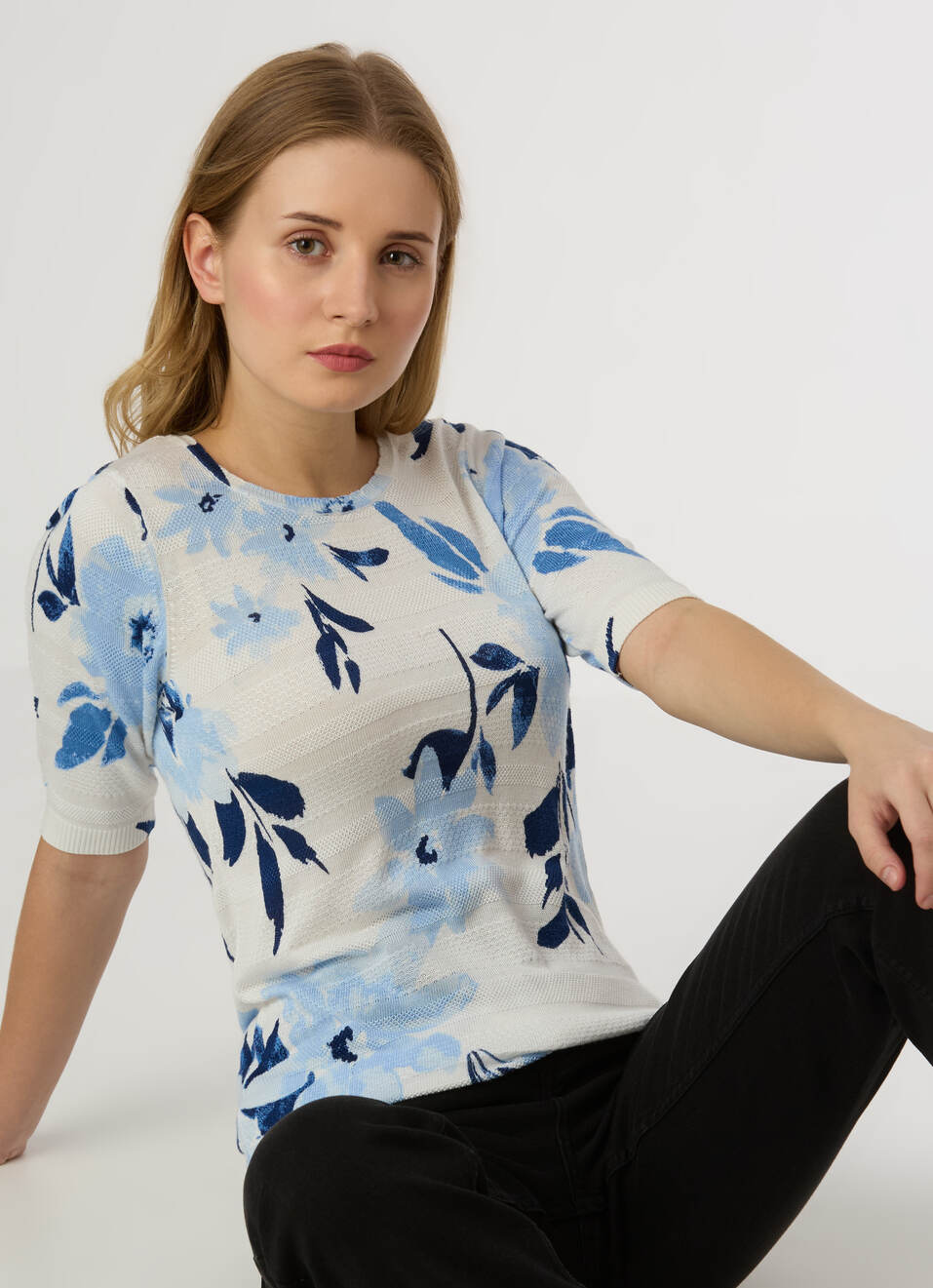 Women Blue Floral Print Short Sleeve Flat Knit Top, , large image number 0