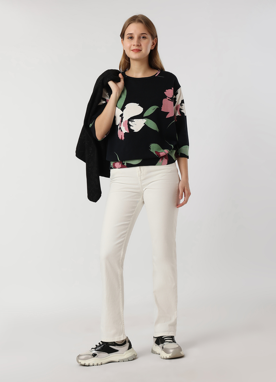 Women Black Floral Print Flat Knit, , large image number 5