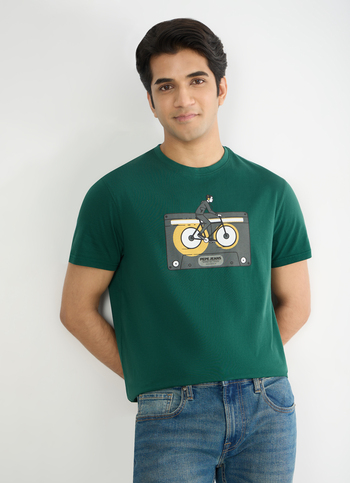 Men Green Slim Graphic T-shirt