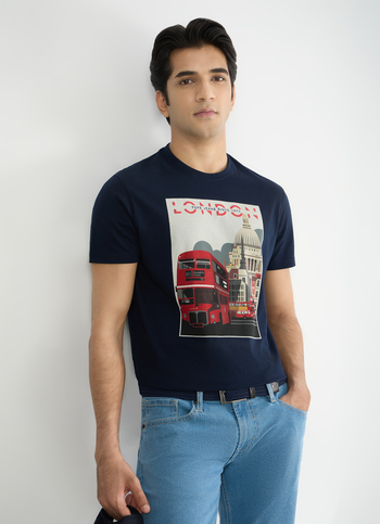Men Navy Slim Graphic T-shirt