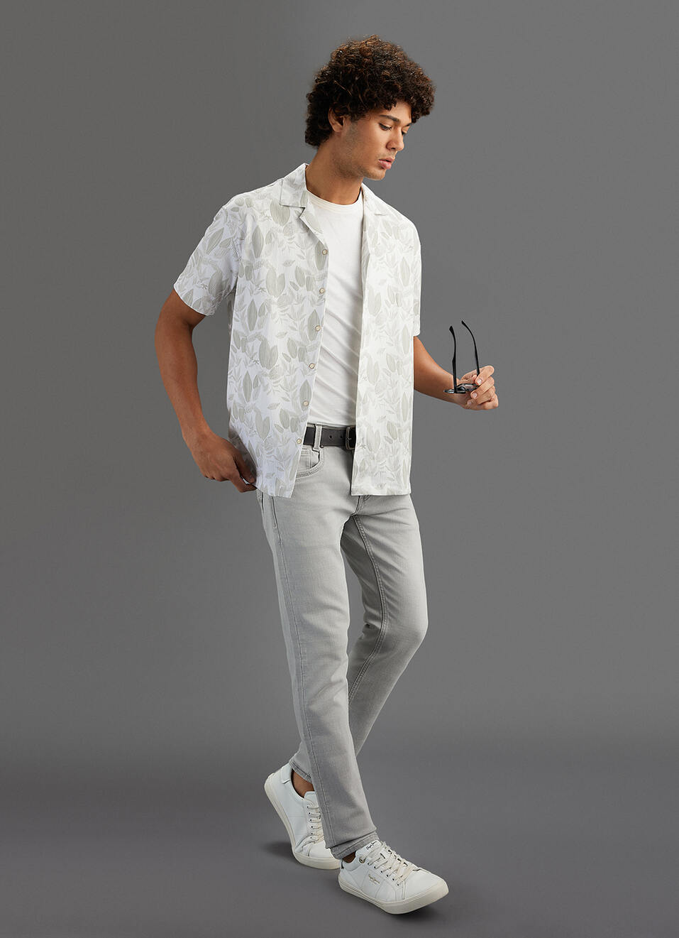 Men Olive Printed Relaxed Fit Resort Collar Shirt, , large image number 2