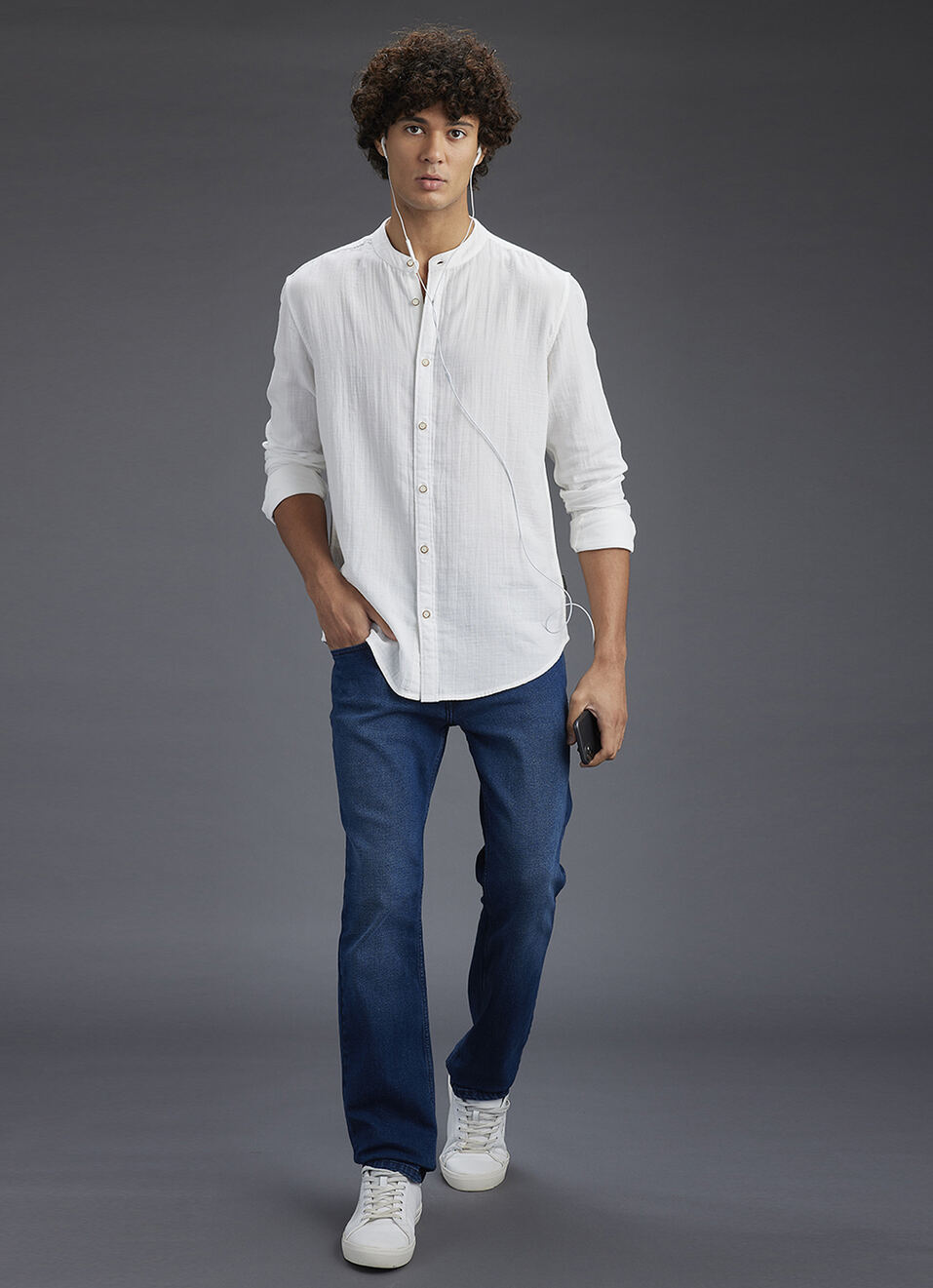 Men White Solid Regular Fit Mandarin Collar Shirt, , large image number 2