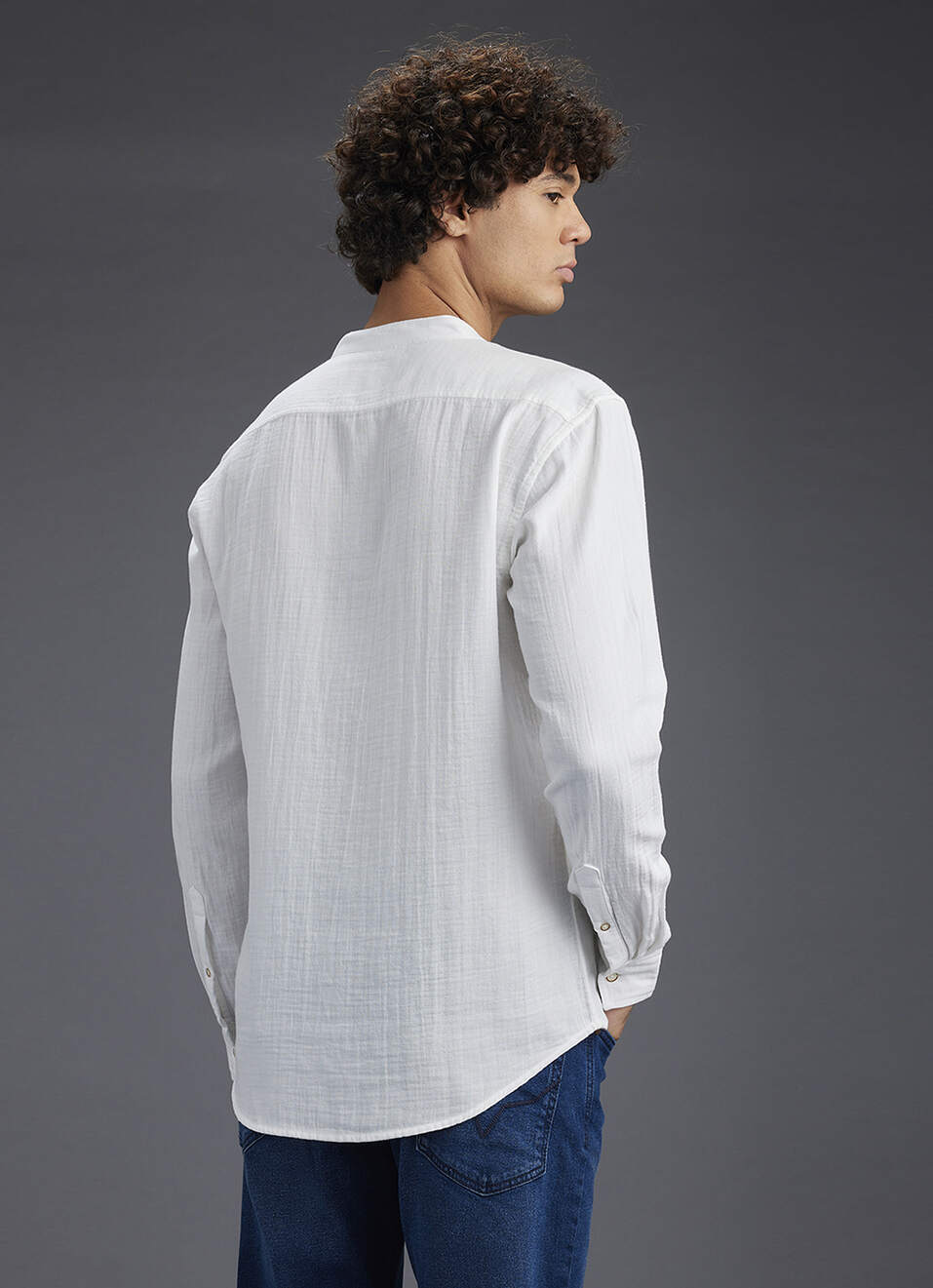 Men White Solid Regular Fit Mandarin Collar Shirt, , large image number 6