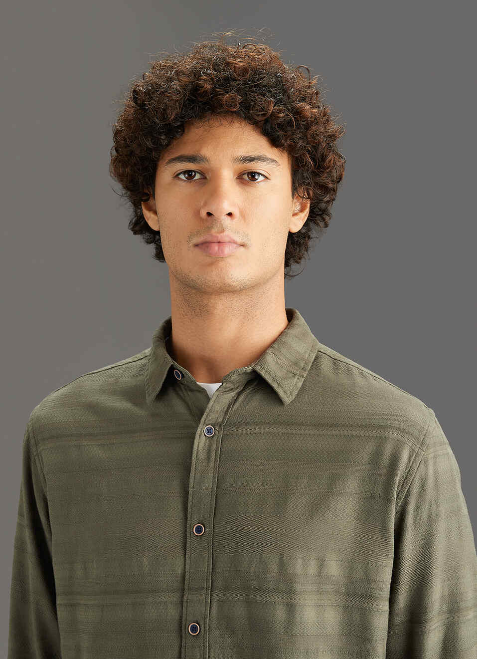 Men Olive Solid Regular Fit Self-structured Shirt, , large image number 4