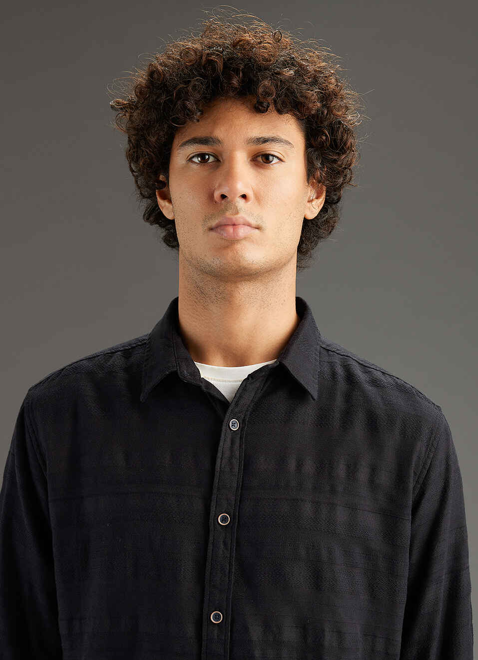 Men Black Solid Regular Fit Self-structured Shirt, , large image number 4