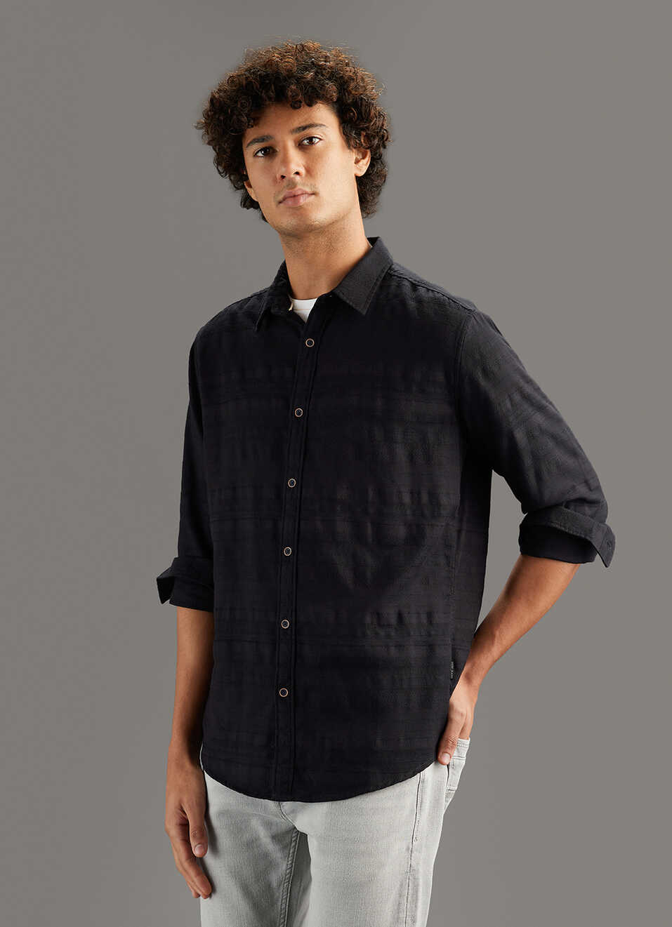 Men Black Solid Regular Fit Self-structured Shirt, , large image number 7