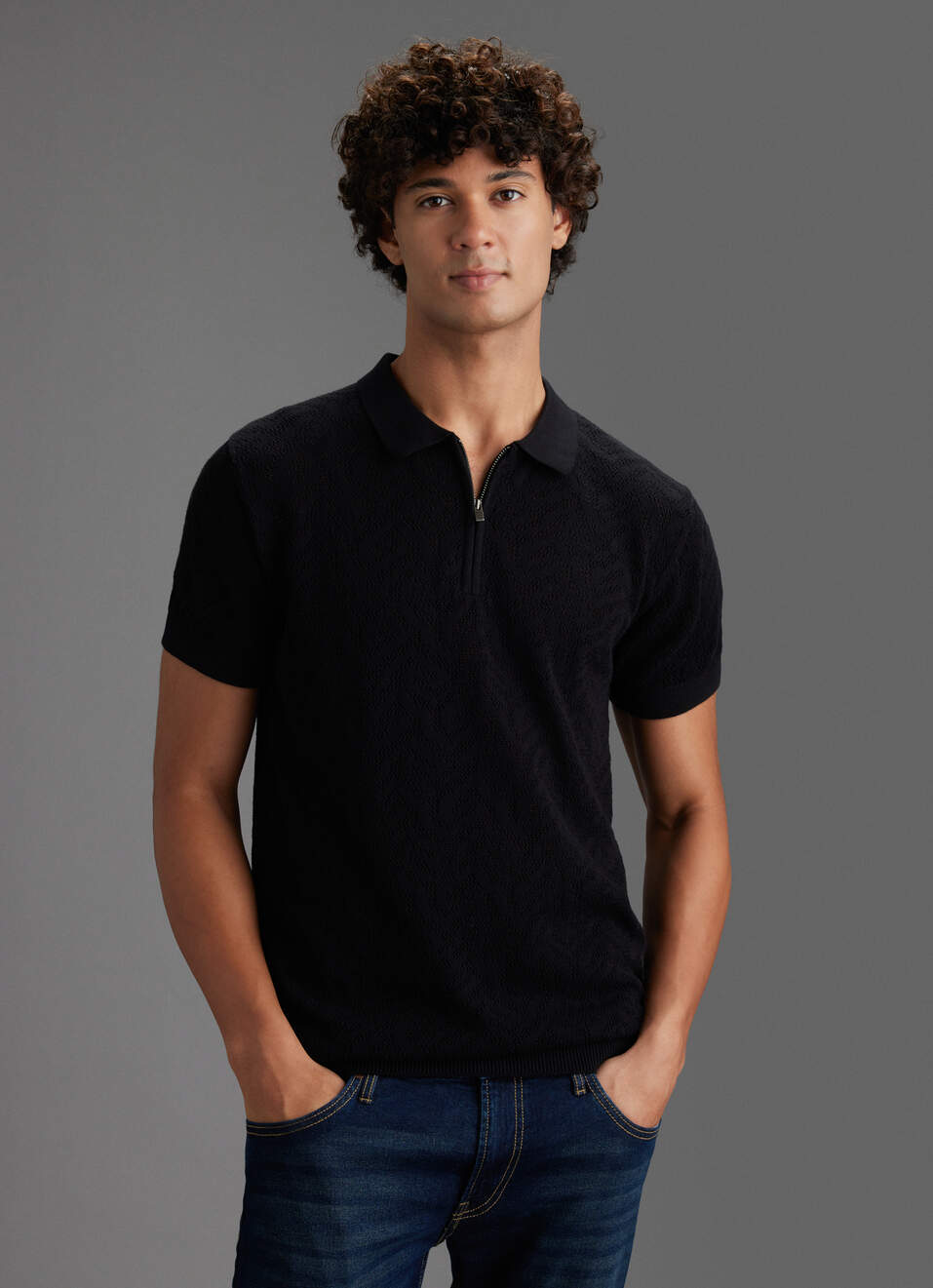 Men Black Regular Fit Short Sleeve Zip Knitted Polo, , large image number 5