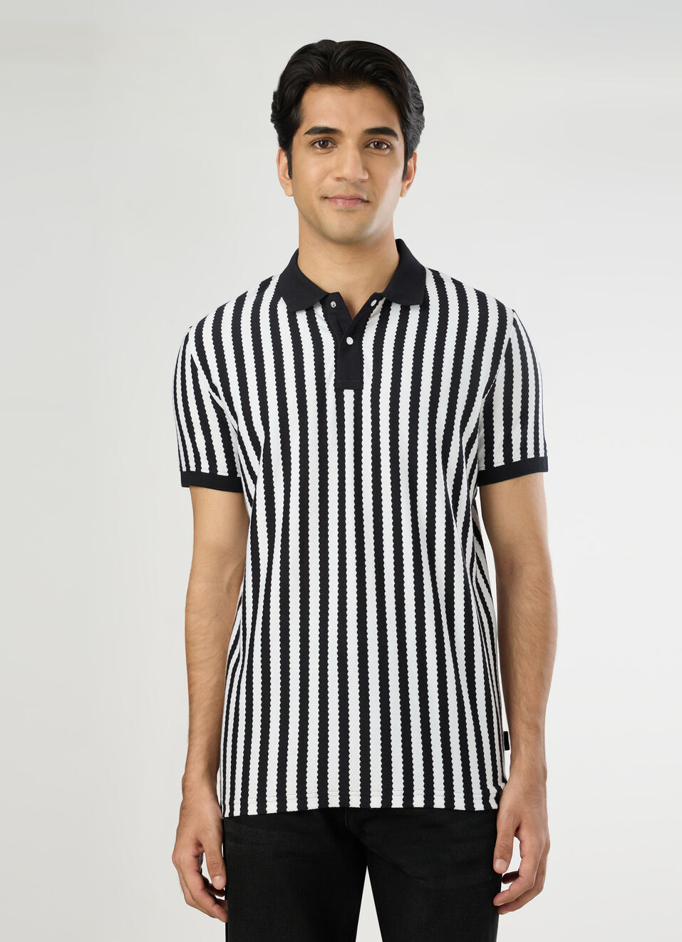 Men Black Striped Zipper Polo Collar T-shirt, , large image number 1