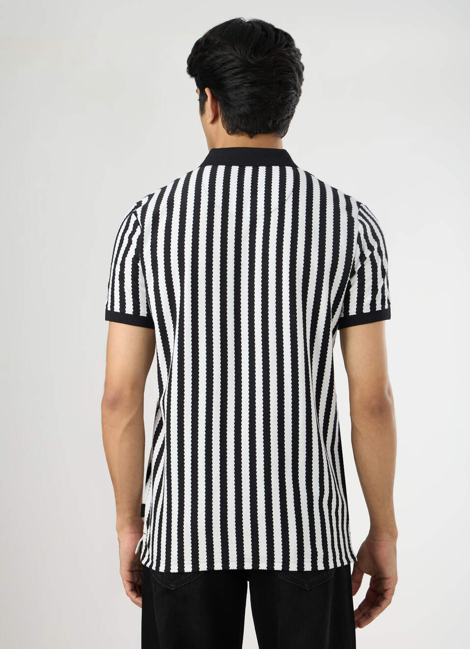 Men Black Striped Zipper Polo Collar T-shirt, , large image number 2