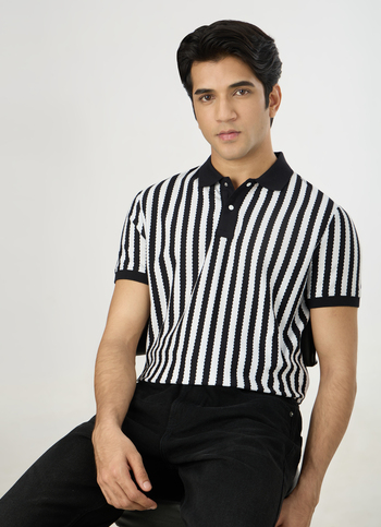 Men Black Striped Zipper Polo Collar T-shirt