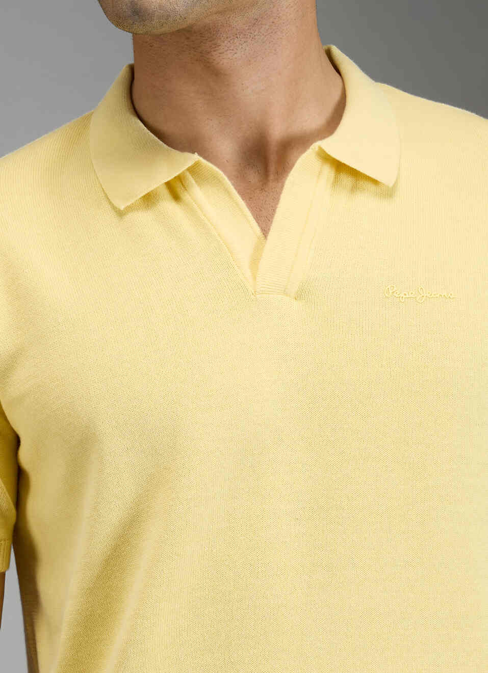Men Yellow Solid Regular Fit Johnny Collar Polo T-shirt, , large image number 1