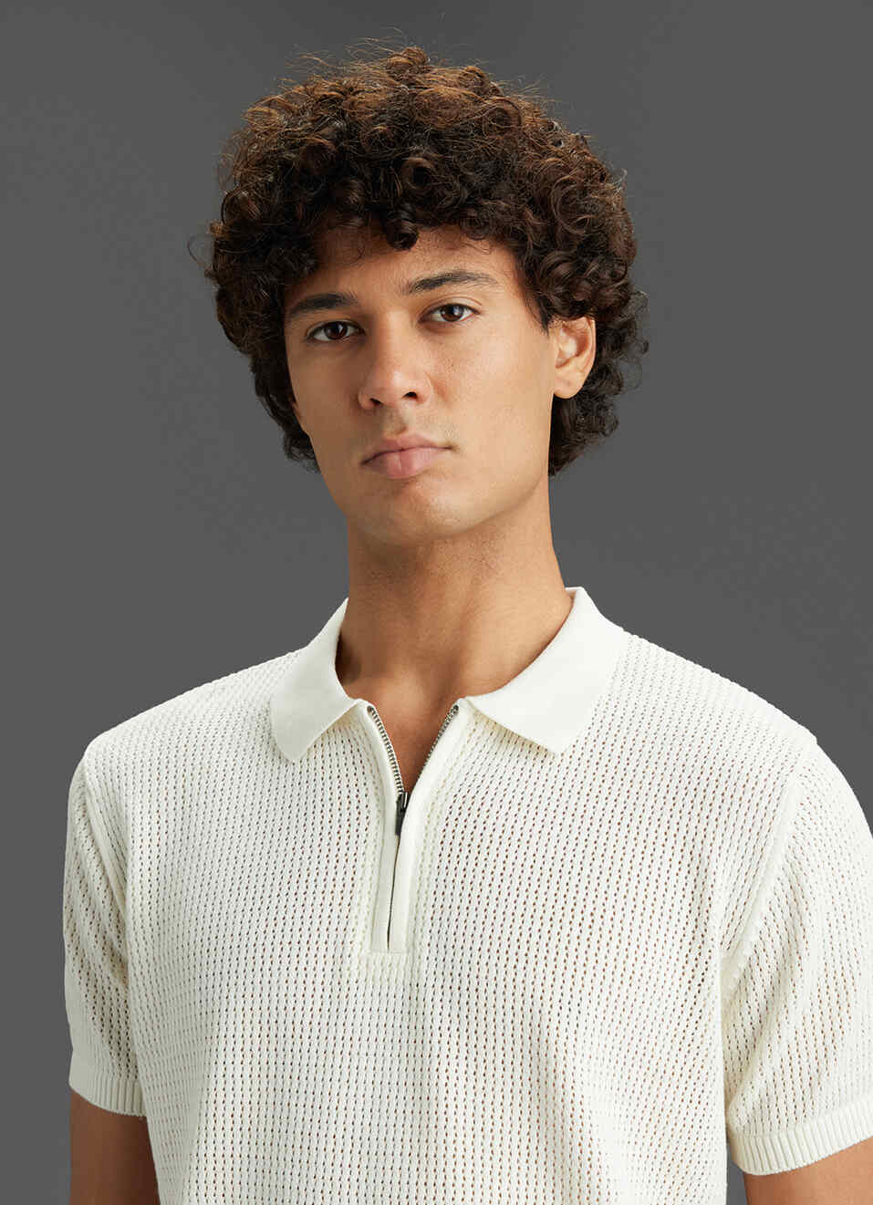 Men Off White Regular Fit Short Sleeve Knitted Zip Polo, , large image number 4