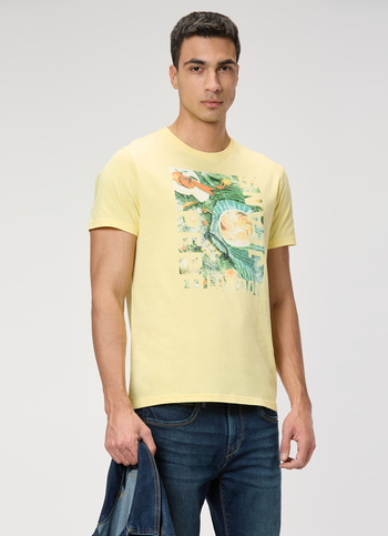 Men Yellow Slim Graphic T-shirt