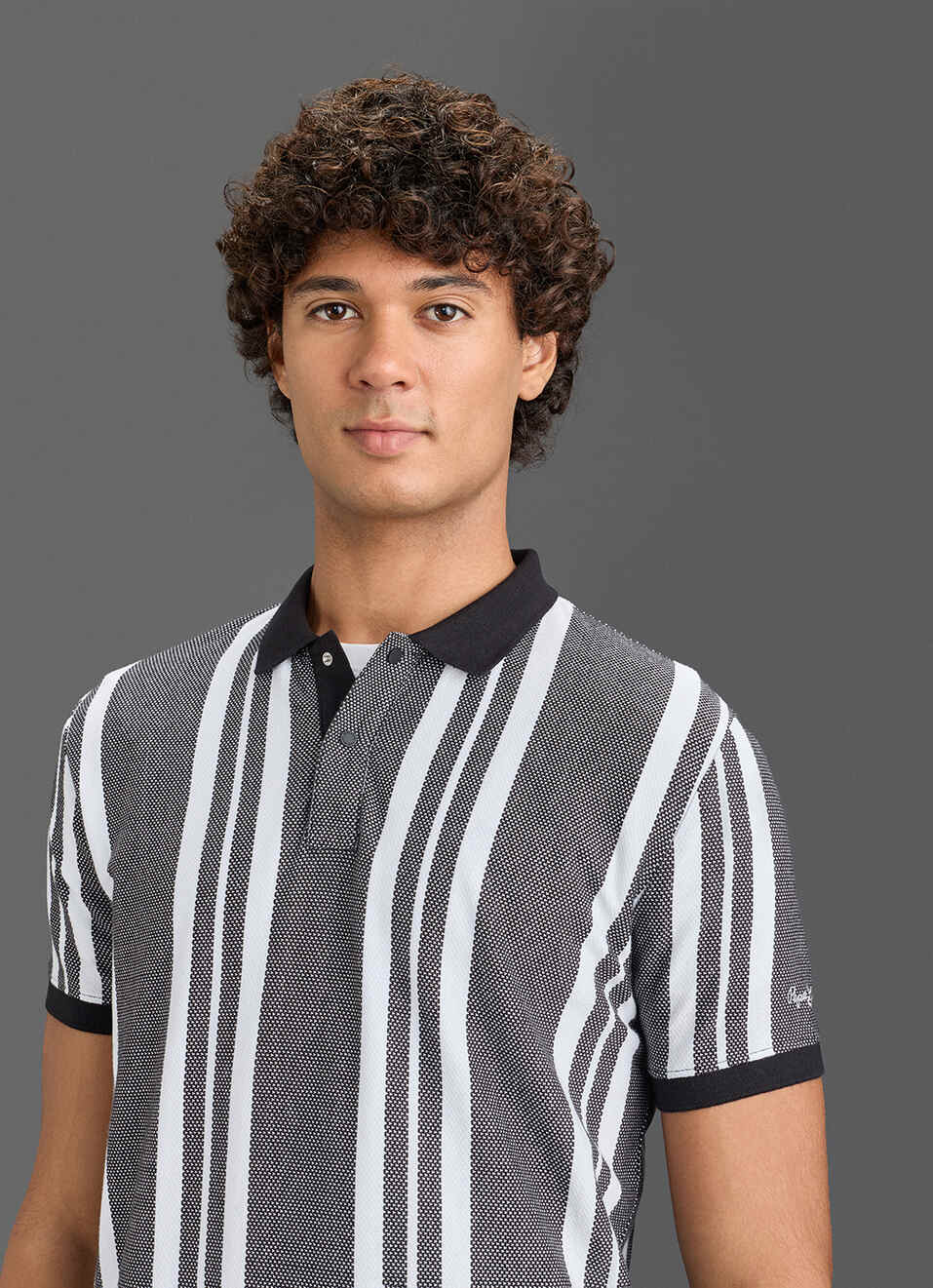 Men Black Vertical Stripe Short Sleeve Polo, , large image number 4