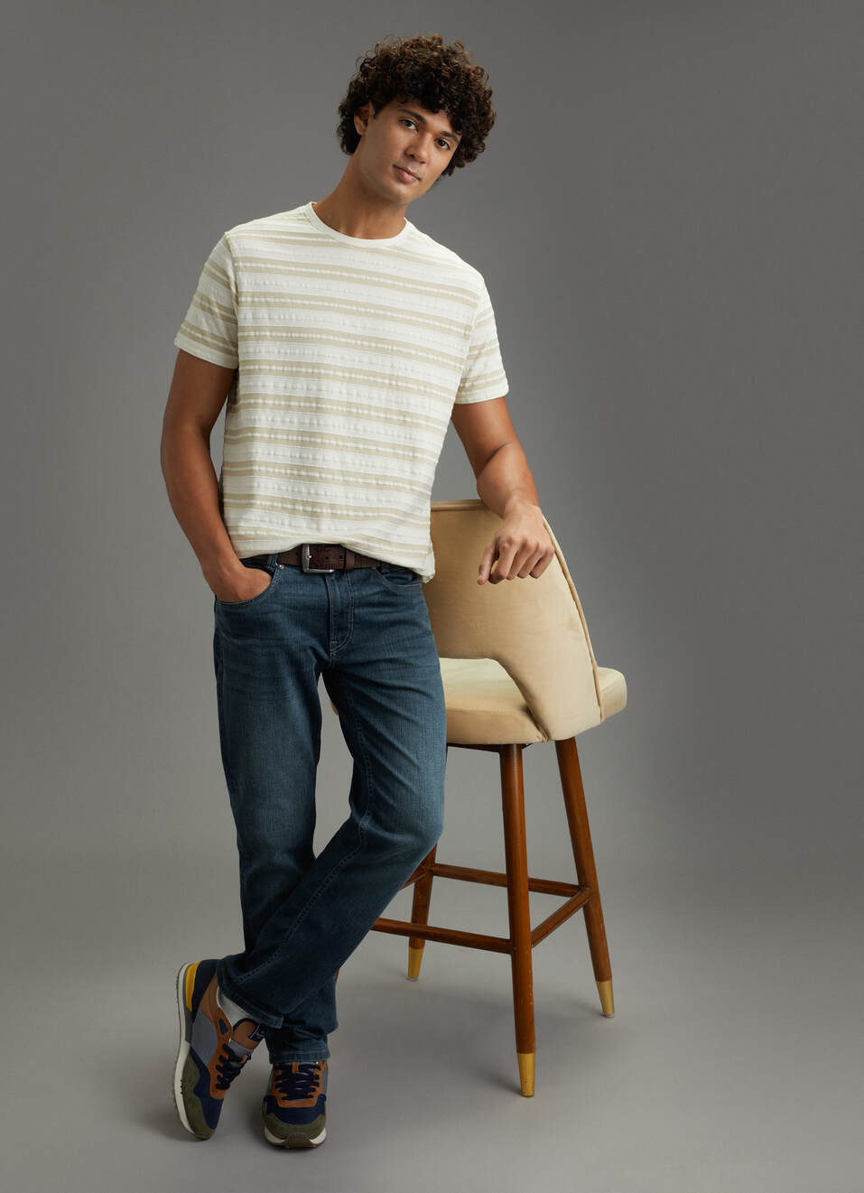 Men Ecru White Textured Stripe Slim Fit Short Sleeve T-shirt, , large image number 2