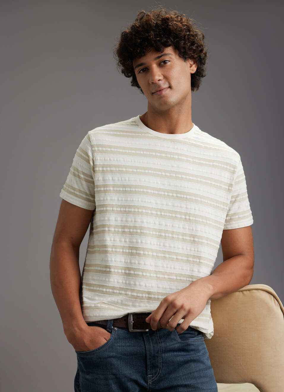 Men Ecru White Textured Stripe Slim Fit Short Sleeve T-shirt, , large image number 0