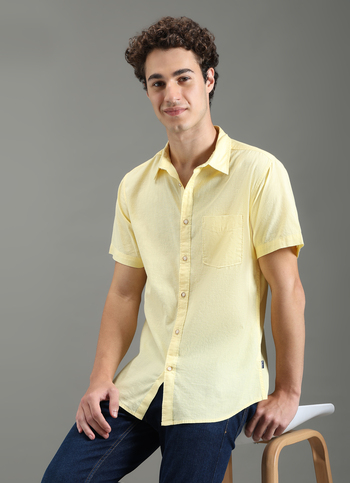 Men Yellow Solid Short Sleeve Shirt