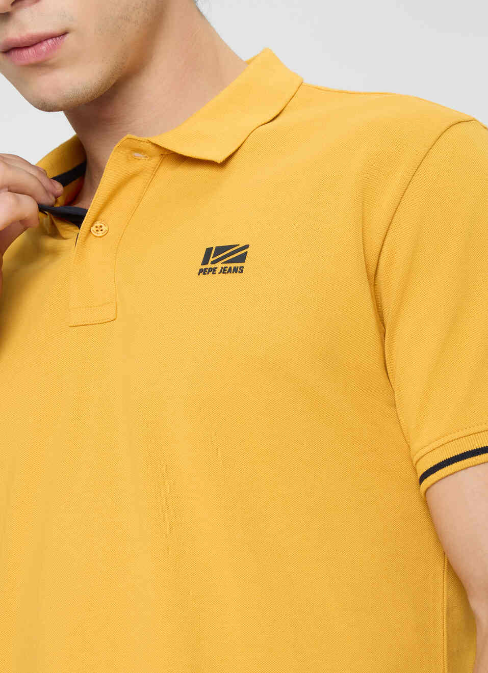 Men Yellow Solid Short Sleeves Polo, , large image number 6