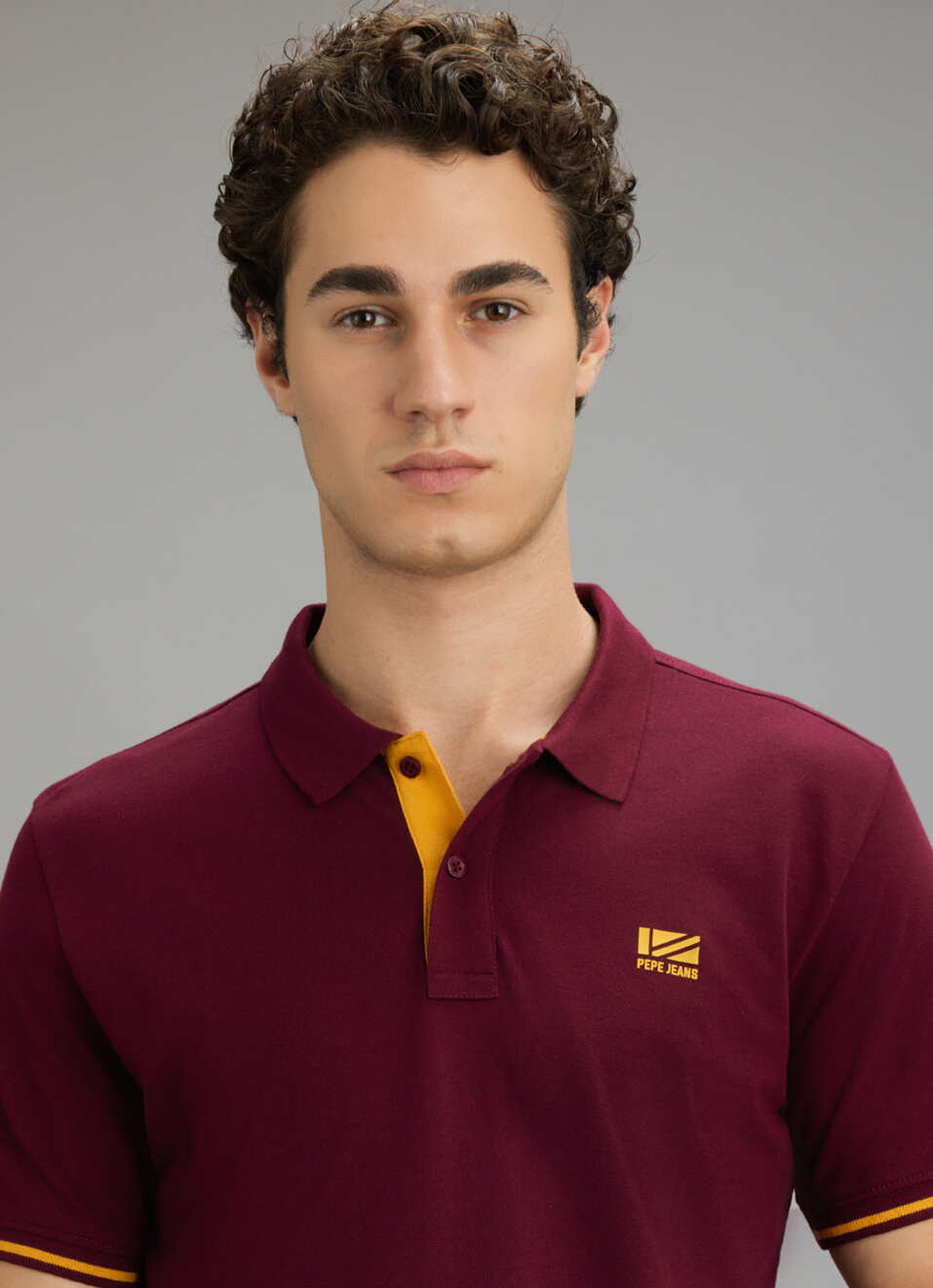 Men Red Solid Short Sleeves Polo, , large image number 4