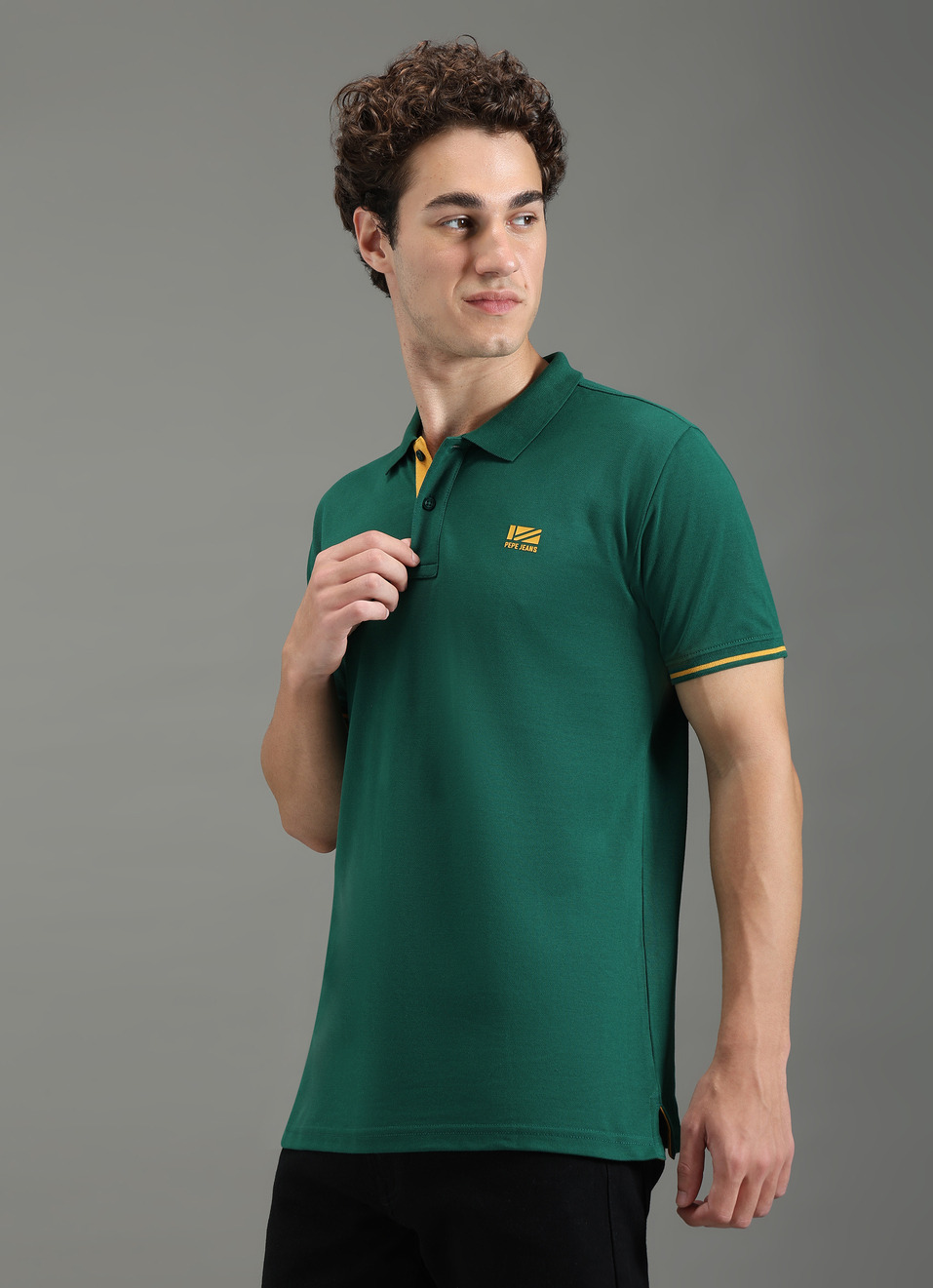 Men Green Solid Short Sleeves Polo, , large image number 3