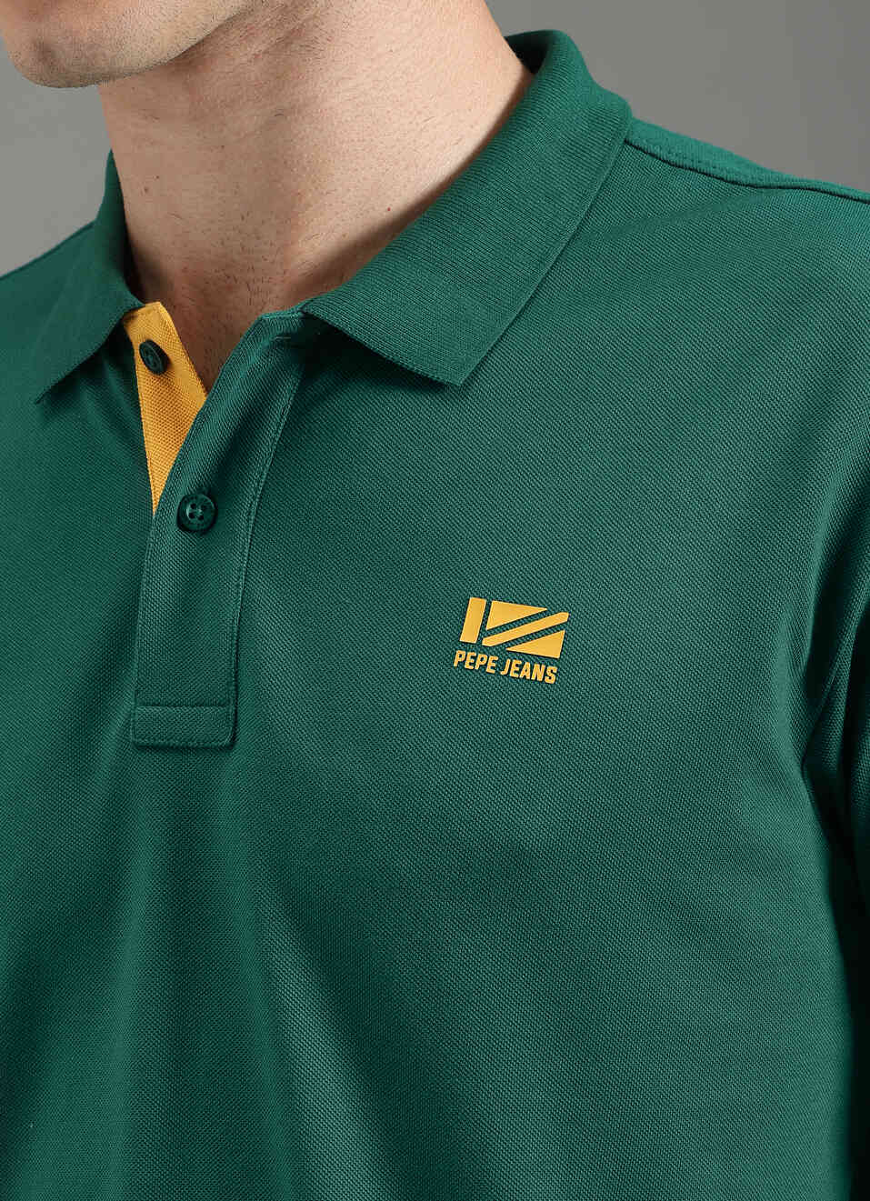 Men Green Solid Short Sleeves Polo, , large image number 6