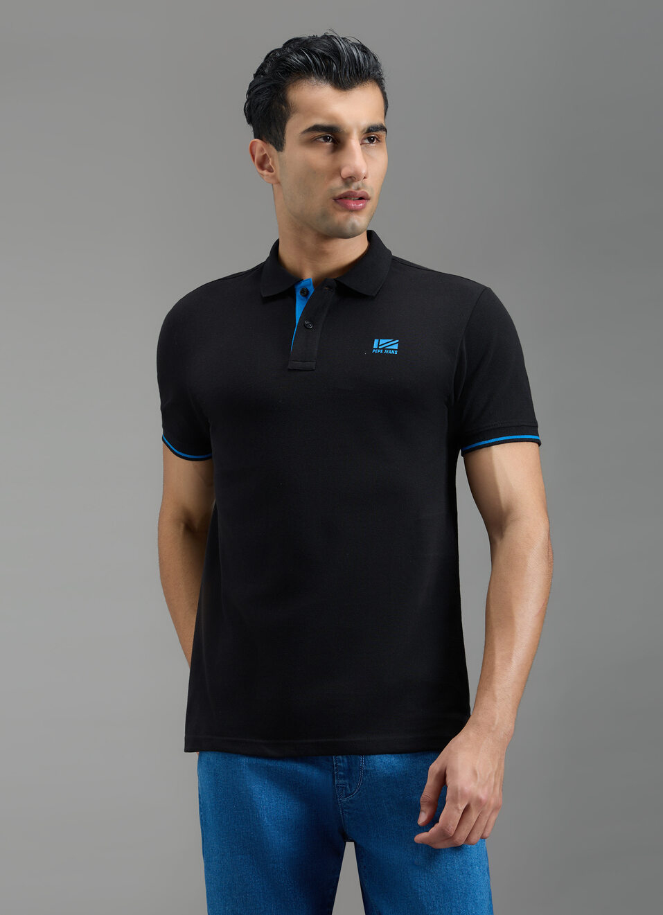Men Black Solid Short Sleeves Polo, , large image number 1