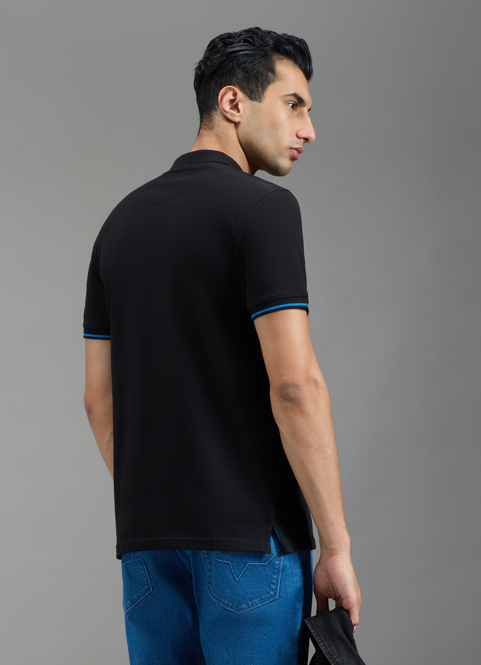 Men Black Solid Short Sleeves Polo, , large image number 2