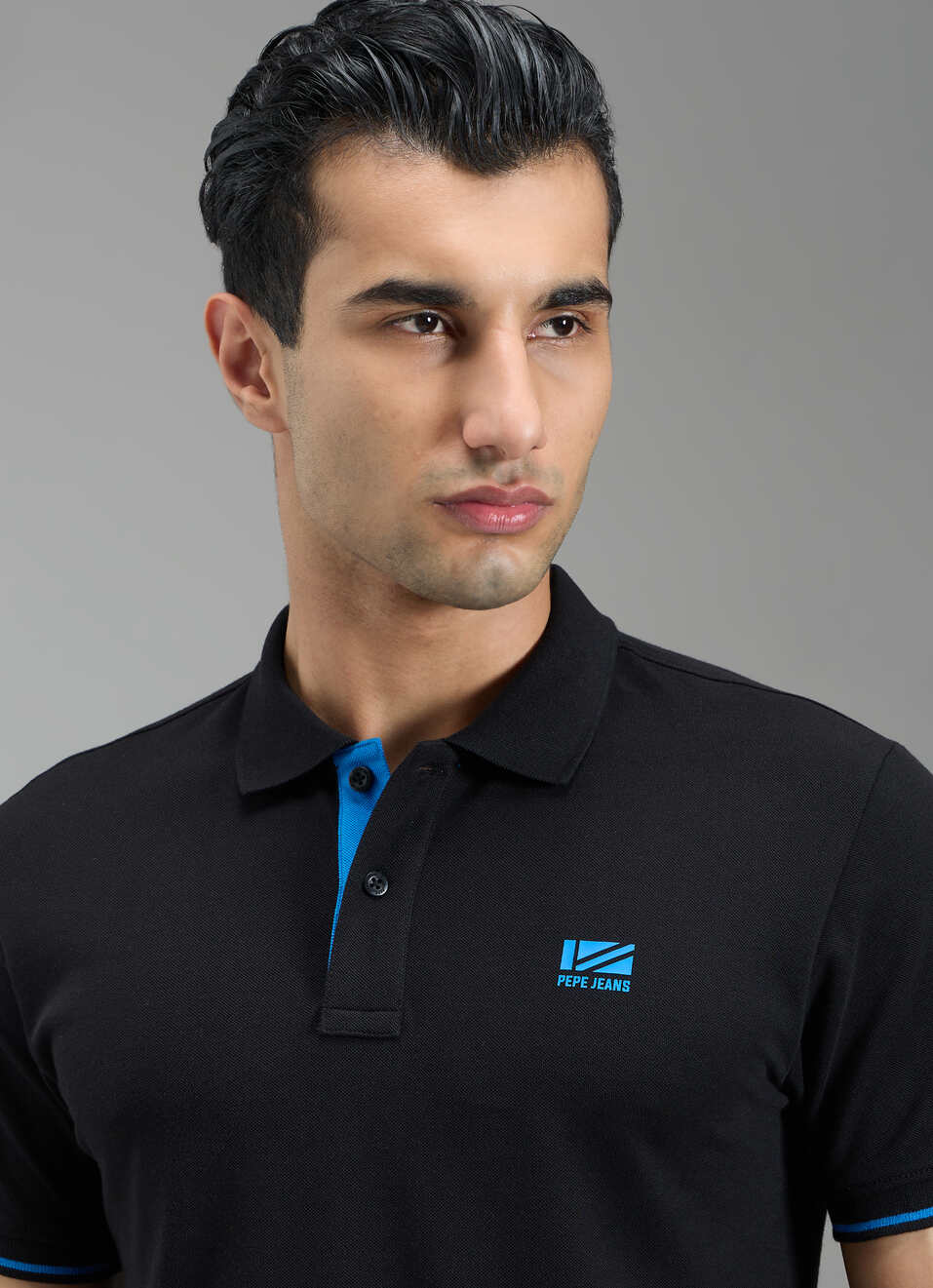 Men Black Solid Short Sleeves Polo, , large image number 4
