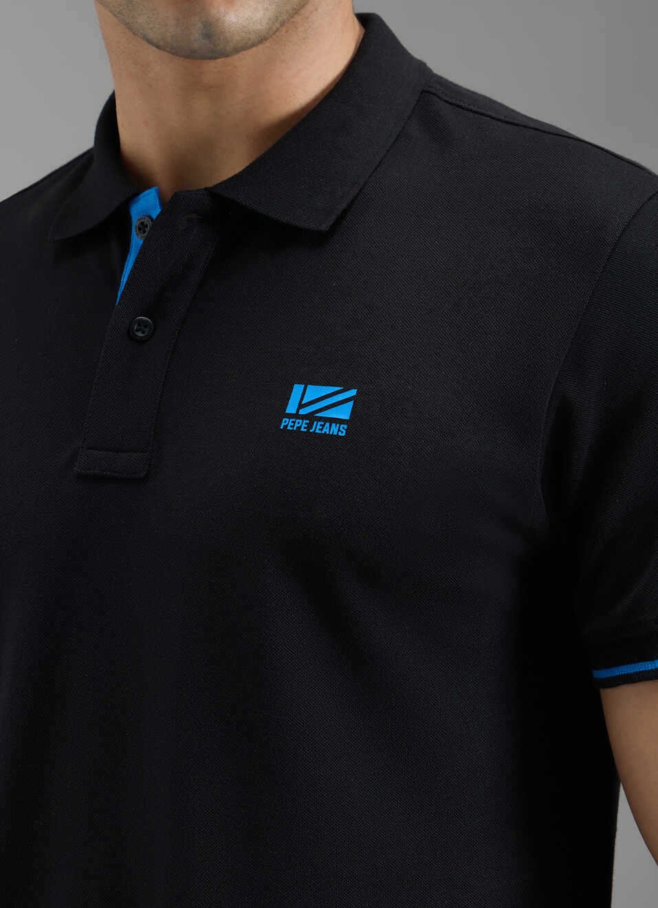 Men Black Solid Short Sleeves Polo, , large image number 5