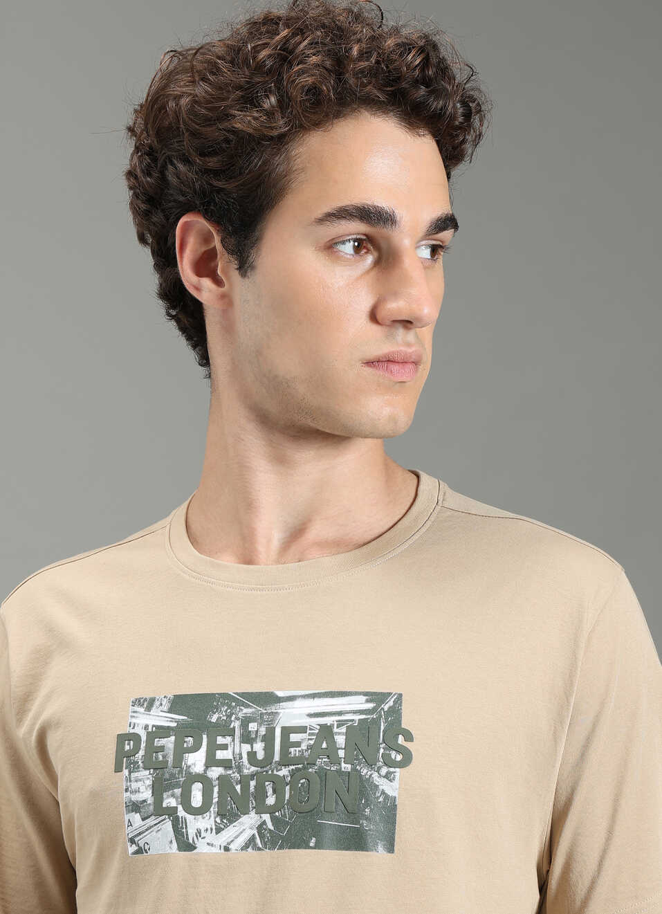 Men Beige Relaxed Fit Graphic T-shirt, , large image number 4