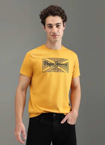 Men Yellow Slim Fit Graphic T-shirt