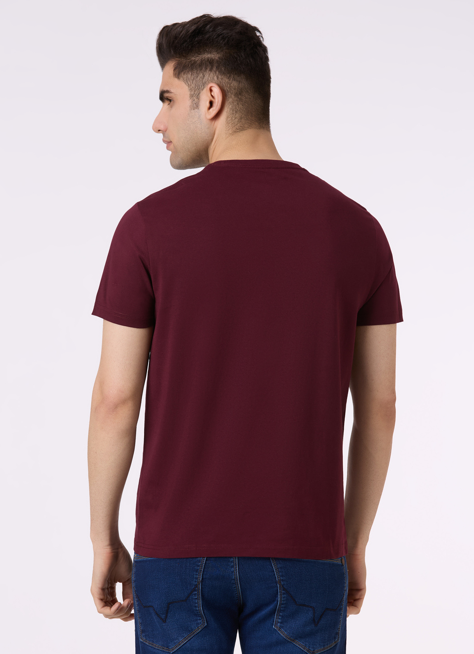 Men Burgundy Logo Print Short Sleeve Slim Fit T-shirt, , large image number 2